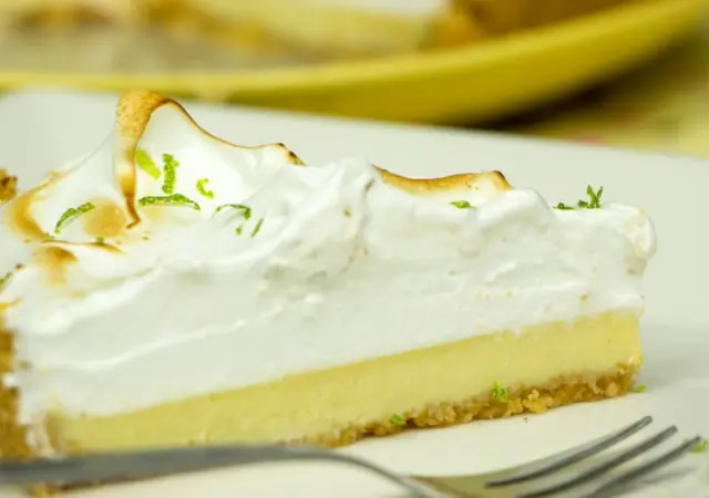 Torta de Limão com Merengue Italiano