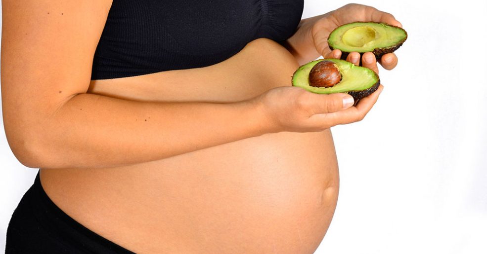 5 grandes benefícios de comer abacate na gravidez