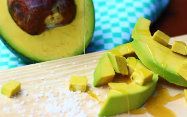 Pesquisa brasileira inédita comprova que azeite de abacate pode reduzir colesterol