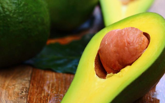 3 passos simples para escolher o abacate perfeito