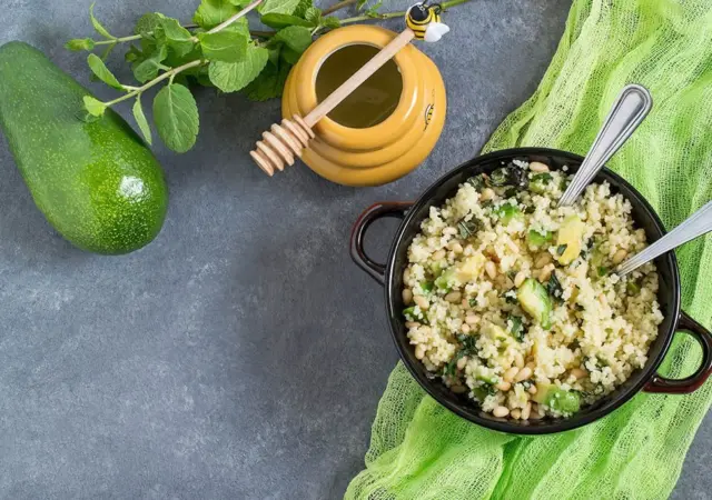 Salada de Cuscuz, Abacate e Hortelã