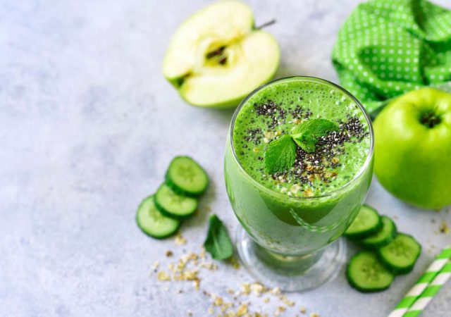 Suco Verde detox de Couve com Limão